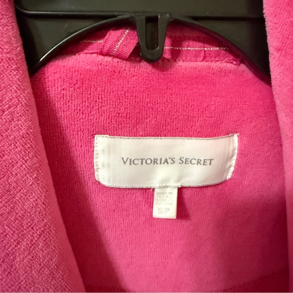 Victoria's Secret Fuchsia Robe - Picture 7 of 7